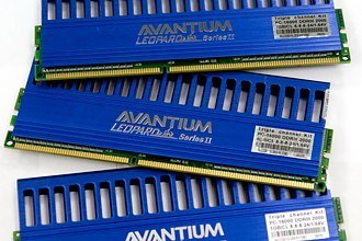 Avantium_Leopard_II_D3_2000.jpg