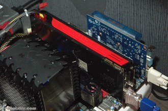 ati_physx_hd5870_gt220.jpg