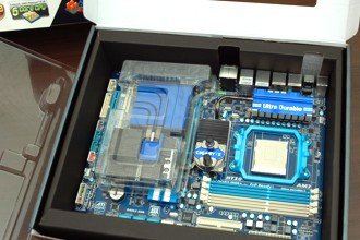 gigabyte_890fxa_ud7.jpg