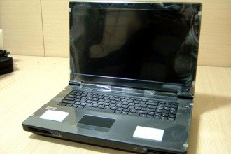 clevo_x7200.JPG