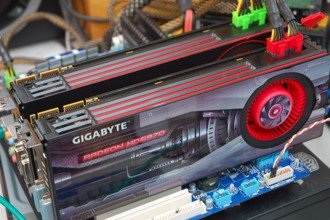 gigabyte_hd6970cf.jpg