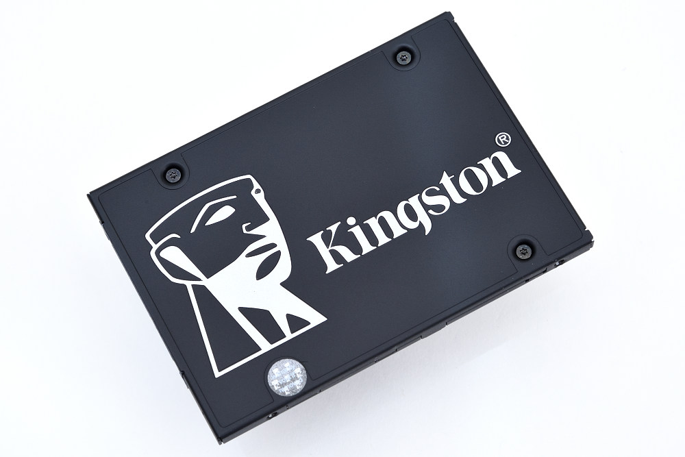 Kingston KC600 (1).jpg Kingston KC600 (1).jpg
