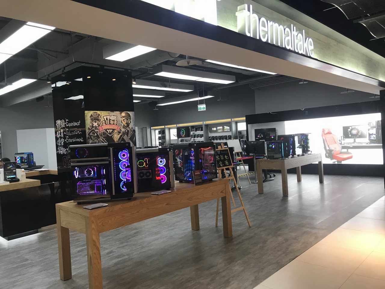 Floe DX RGB 360-02.JPG Floe DX RGB 360-02.JPG