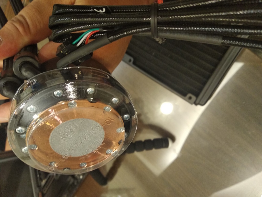 Floe DX RGB 360-12.jpg Floe DX RGB 360-12.jpg