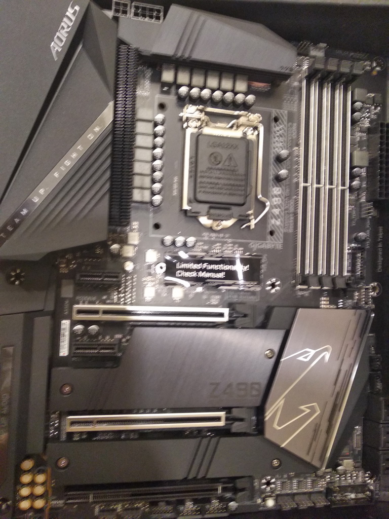 Z490 Aorus Pro AX-14.jpg