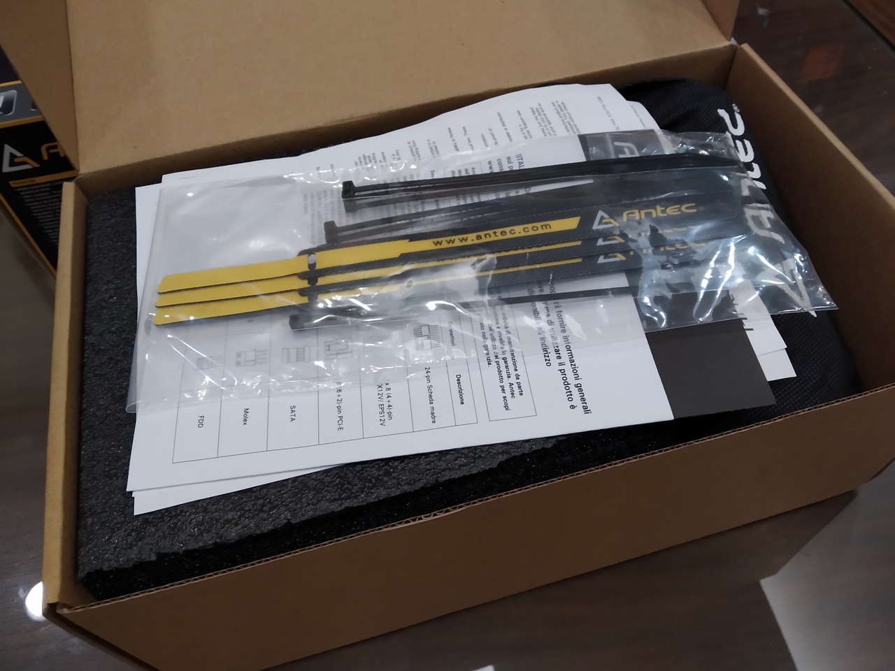 Antec HCG 650-08.jpg Antec HCG 650-08.jpg