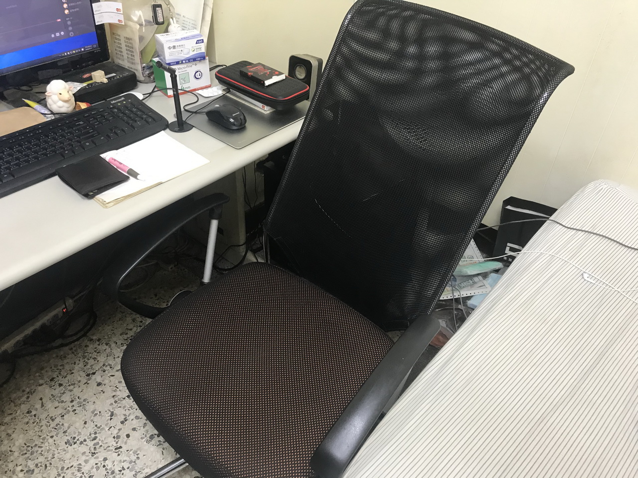 CyberChair E500-02.JPG CyberChair E500-02.JPG