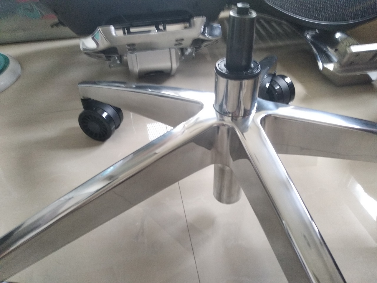 CyberChair E500-14.jpg CyberChair E500-14.jpg