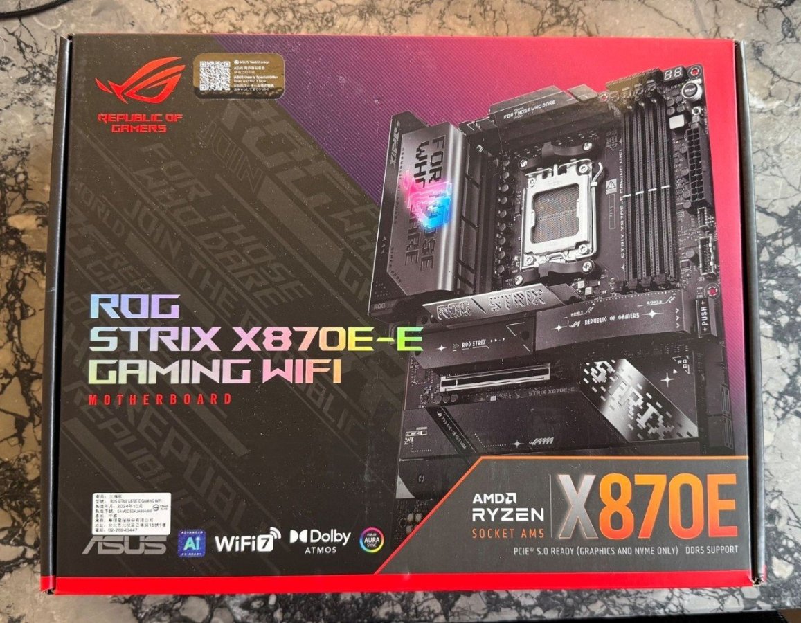 Asus X870E-E Package.jpg