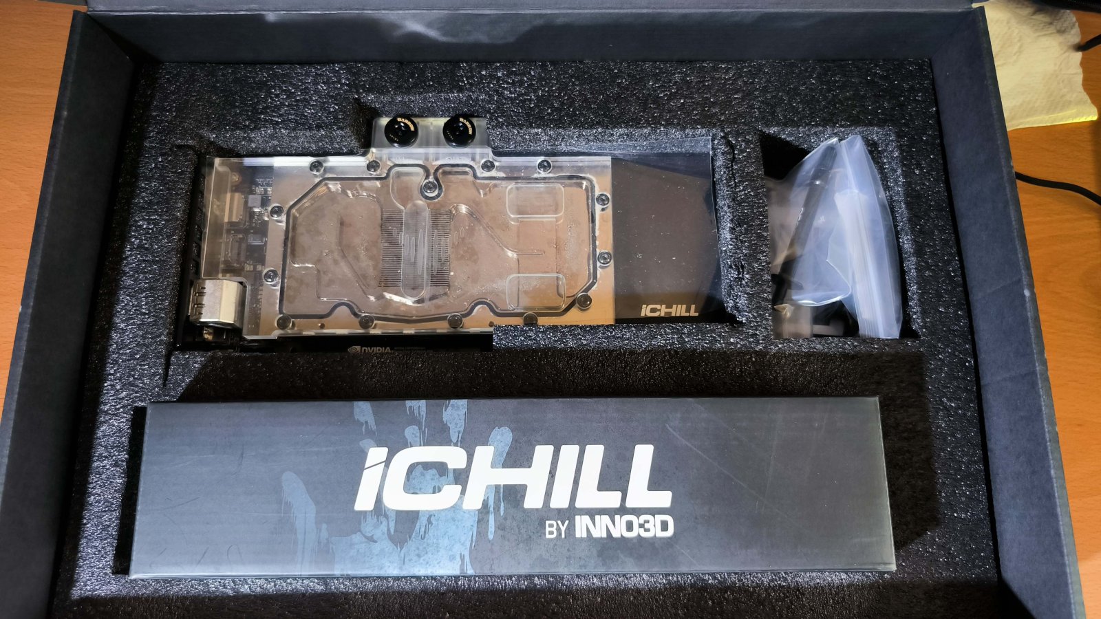 INNO3D RTX 2080Ti -2.jpg