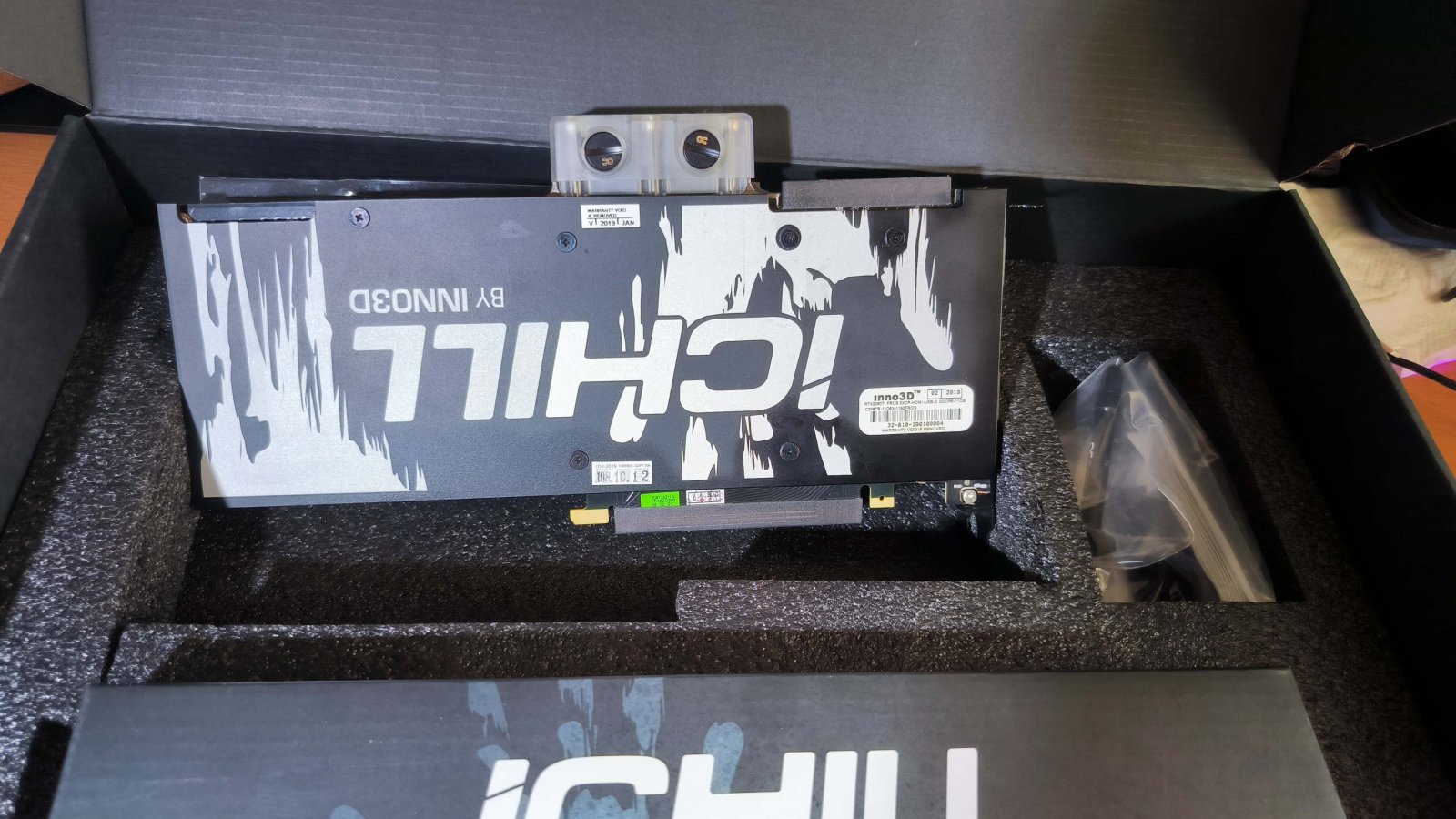 INNO3D RTX 2080Ti -3.jpg