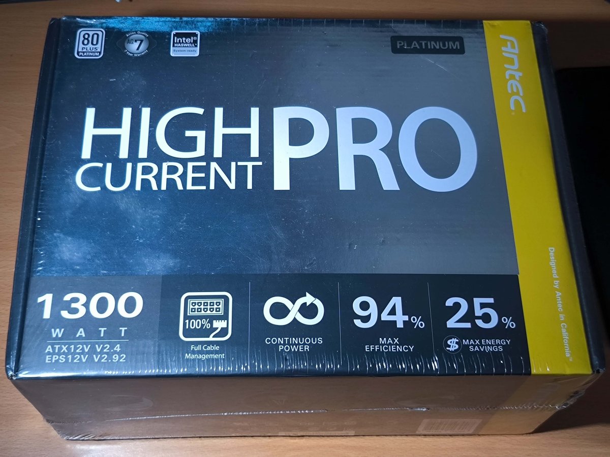 Antec-1300W-1.jpg